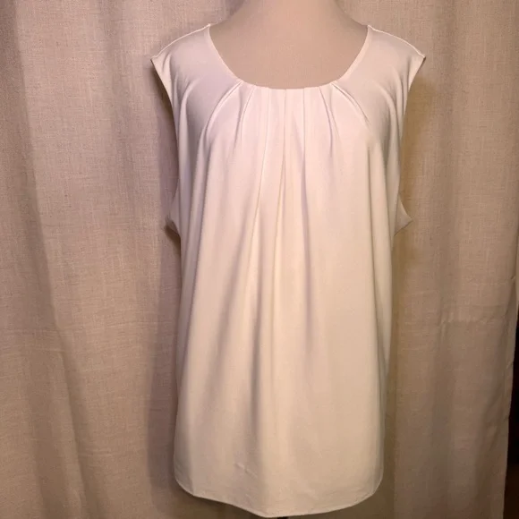 ROZ & ALI SLEEVELESS BLOUSE woman’s size 2X White Pleated Neckline Double Lined - Picture 1 of 10